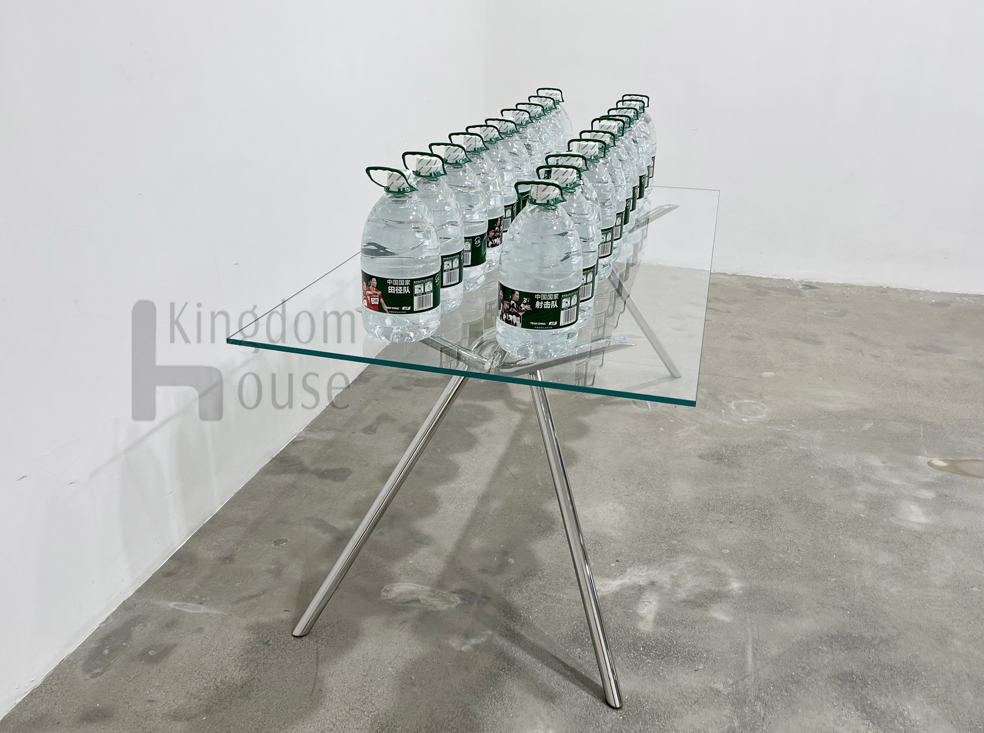 Стеклянный обеденный стол iron light glass riva table意式现代不锈钢管玻璃办公桌会议桌