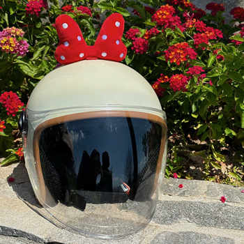 Plush bow helmet decoration turns into a fairy in seconds