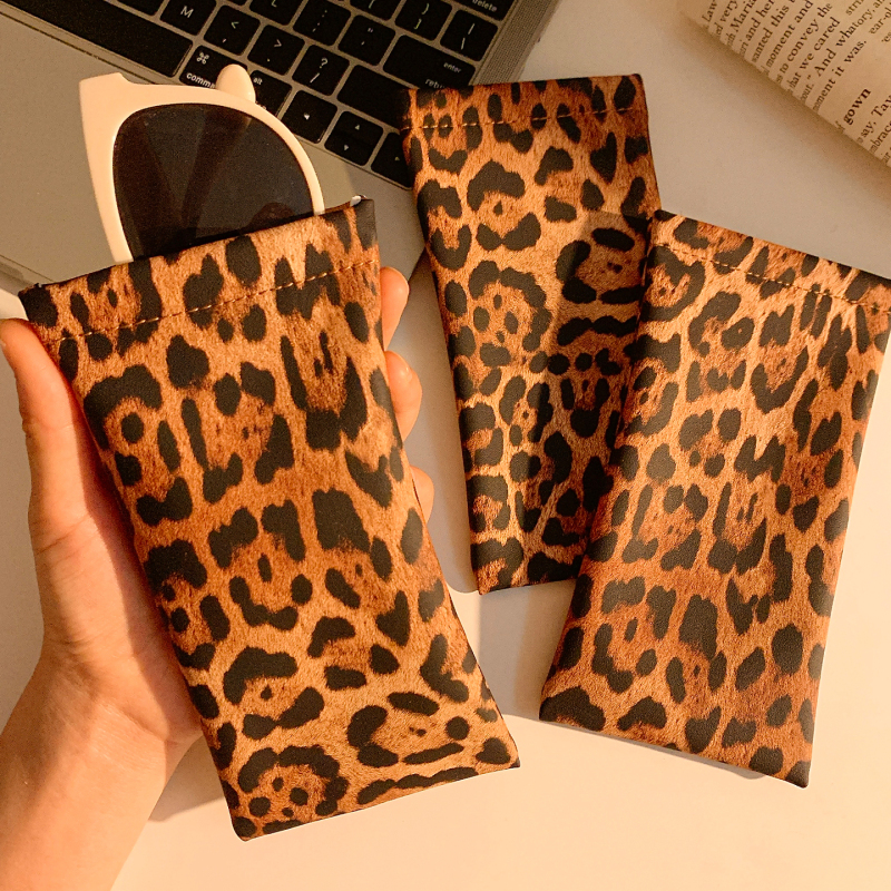 Retro Leopard Print Glasses Storage Bag, Anti-Fall, Pressure-Resistant, Portable, Automatic Closure Sunglasses Storage Pouch