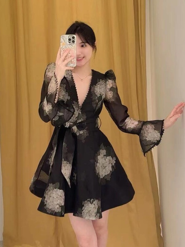 Z Brand Light Luxury Haute Couture 2025 Spring/Summer New Black Hydrangea Floral Flared Sleeve V-Neck Waist-Cinching Bow Mini Dress