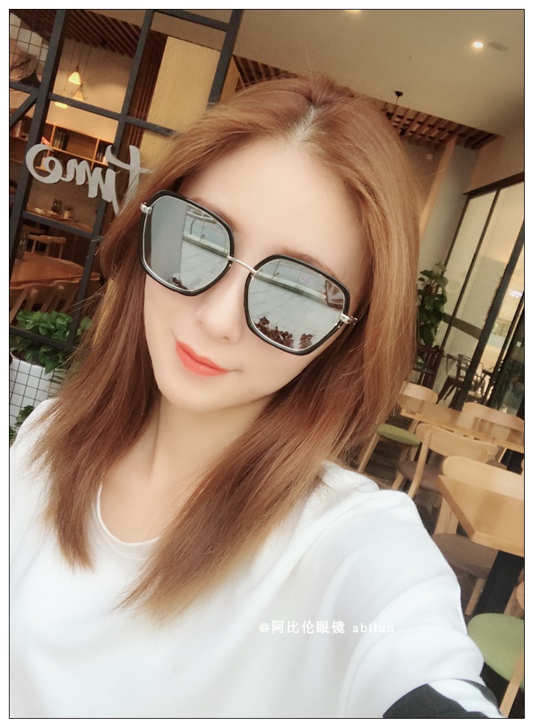 2018 Lin Zhiling Tang Yan với kính râm mặt tròn cá tính thời trang kính râm hộp lớn nữ kính du lịch kính mắt thời trang