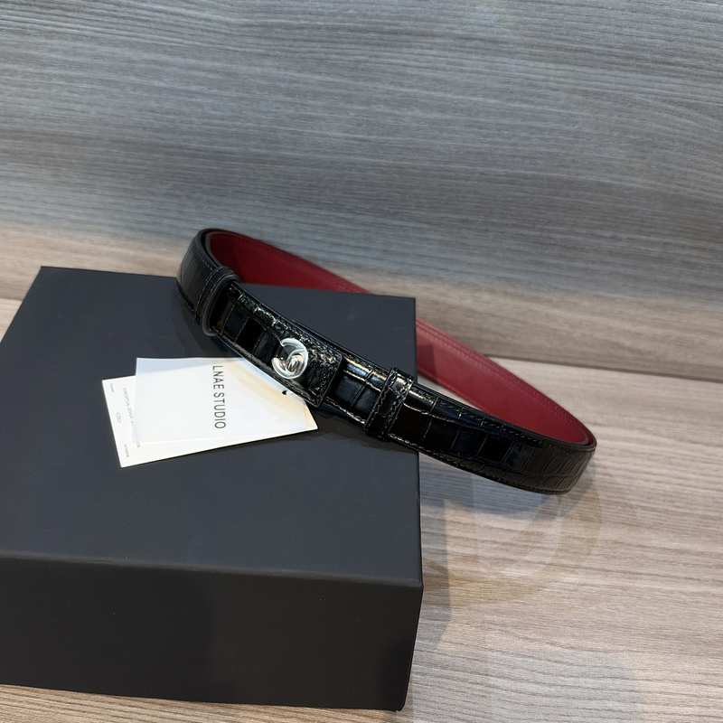 Lnae Studio Exports International Orders! Versatile 26B Metal Letter Buckle Belt with Crocodile Pattern