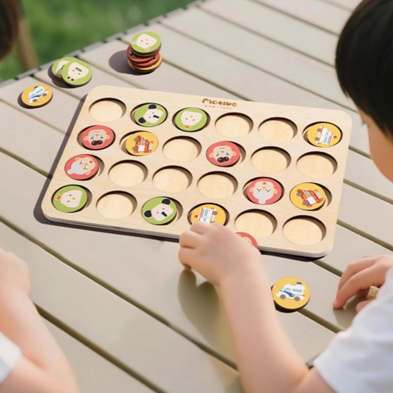 儿童翻翻棋动脑训练记忆力