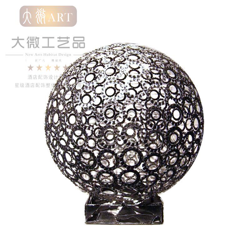 Simple modern pure handmade iron sculpture decoration decoration metal ball hotel club artwork attracts money