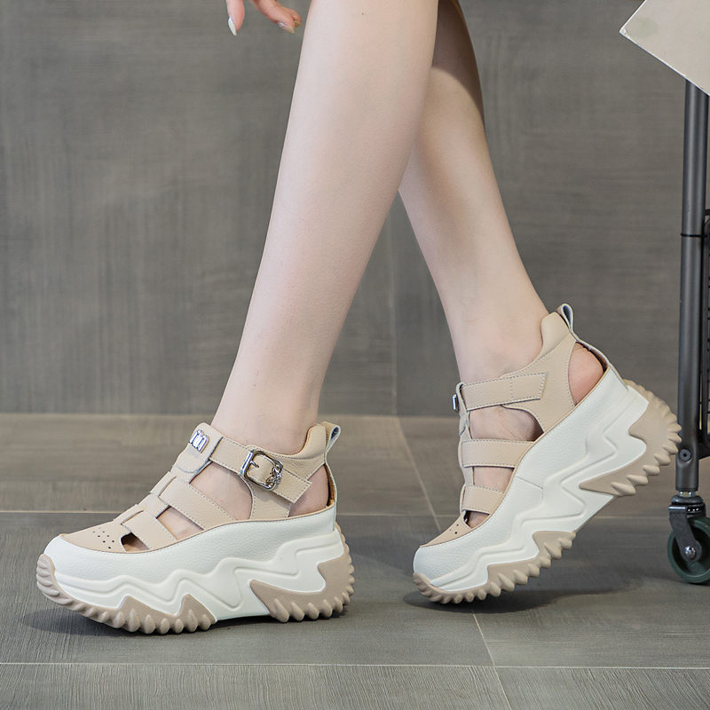 Baotou Dad Sandals with Thick Soles and Height-Increasing Design for Women, Lightweight and Versatile Casual Hollow Roman Shoes, New Summer 2026 Model Baotou Dad Sandals with Thick Soles and Height-Increasing Design for Women, Lightweight and Versatile Casual Hollow Roman Shoes, New Summer 2026 Model