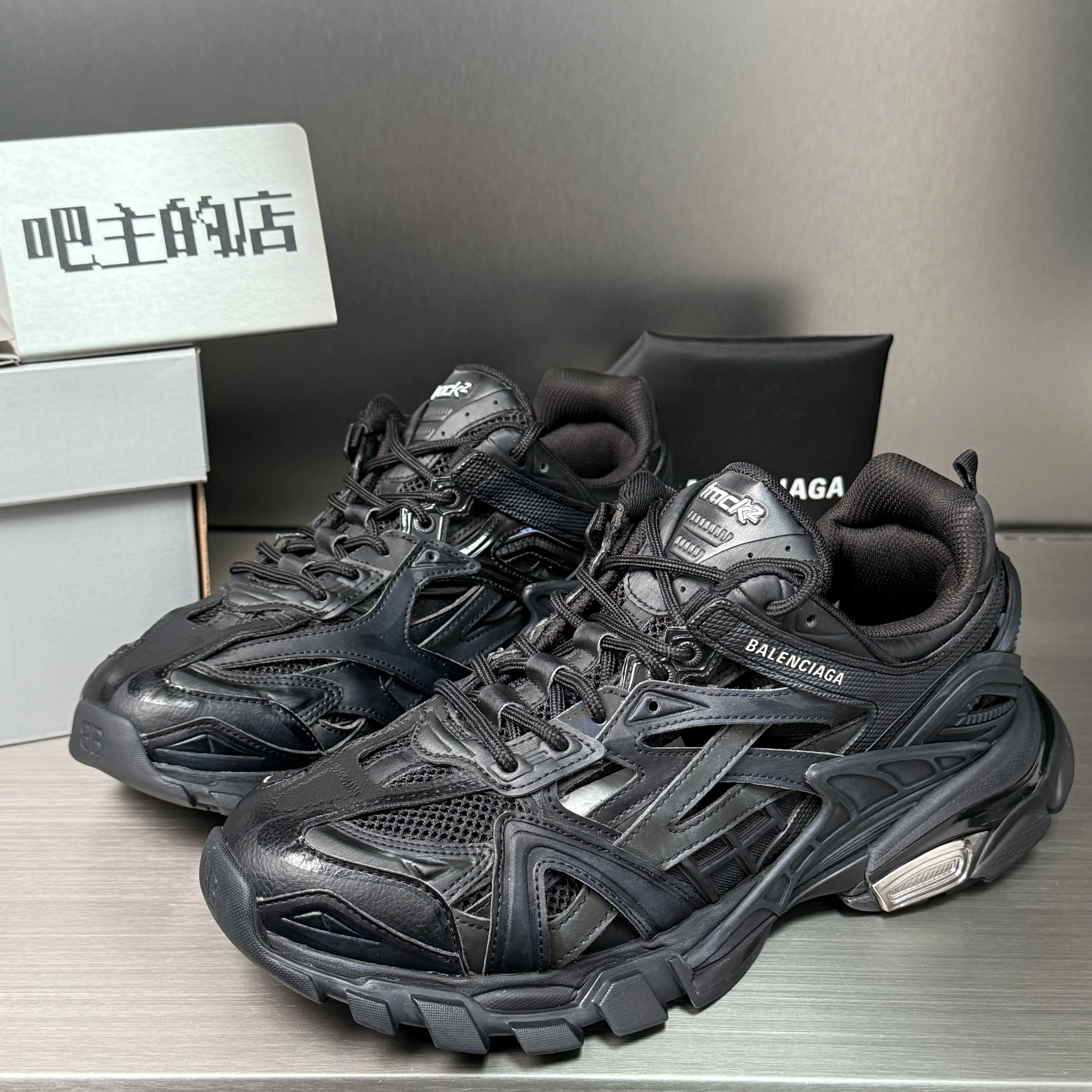Balenciaga Track2.0 second generation sports and casual dad shoes black brown black