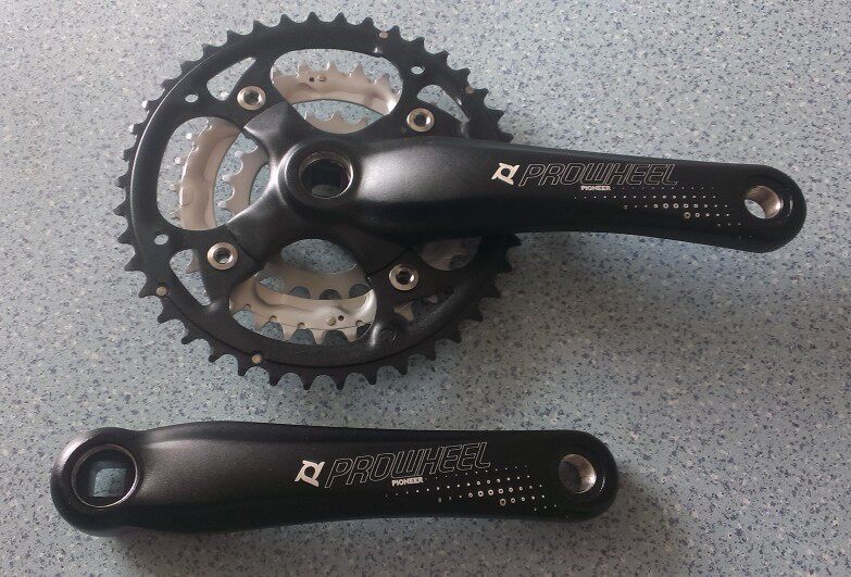 Mountain bike big sprocket 42-32-22 variable speed big sprocket 3 pieces square hole big sprocket Bicycle big sprocket Bicycle disc