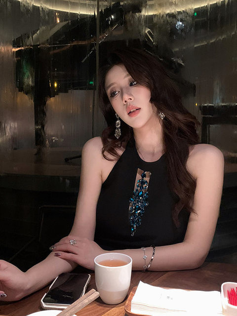 Hollin Blue Rhinestone Off-The-Shoulder Sleeveless Halter Dress for Women, High-End Spring and Summer Waist-Cinching Sexy Bodycon Dress