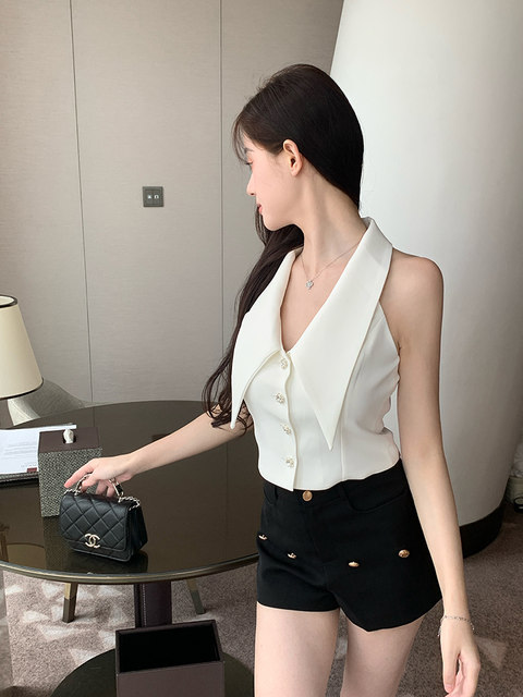 Hollin Sleeveless V Neck Short Vest for Women Summer 2025 New Original Design Accessible Luxury High-End Versatile Top