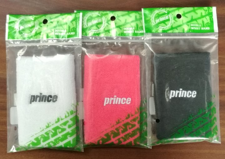 A single dress for Prince's long wrists and wrists.