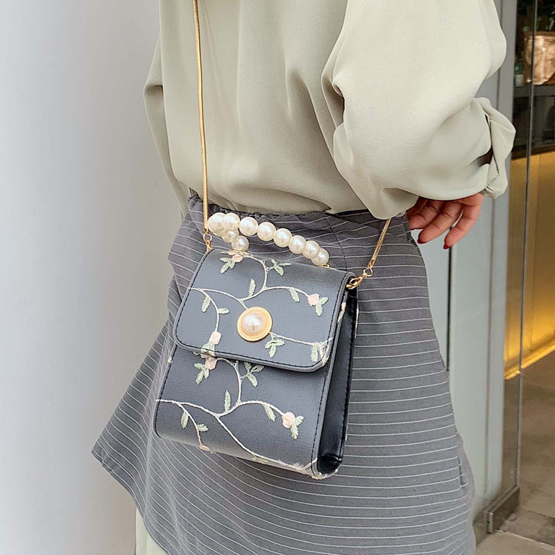 Blackfairy Small bag female 2019 summer new pattern Pearl portable Small square bag Lace chain Inclined shoulder bag Ancient style Hanfu