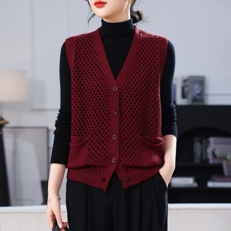 Spring and Autumn New Style V-Neck Single-Breasted Hollow-Out Knitted Vest for Women, Short Loose Cardigan Outerwear, Stylish Vest Spring and Autumn New Style V-Neck Single-Breasted Hollow-Out Knitted Vest for Women, Short Loose Cardigan Outerwear, Stylish Vest