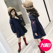 Váy bé gái mùa thu 2018 quần áo trẻ em nữ lớn trẻ em thêu búp bê váy cotton trẻ em Hàn Quốc