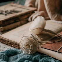 Yunnan dried flower leaf vein flower decoration flower table porch leaf vein rose photography props window wedding scenery