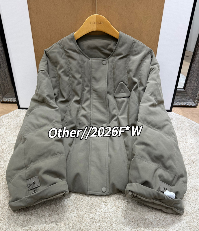 Other//2026Fw Round-Neck Quilted down Jacket with Unique Design Triangle Logo, Collarless Silhouette