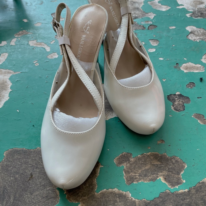 Vintage 80S Round-Toe Light Retro High-Heeled Sandals for Photography