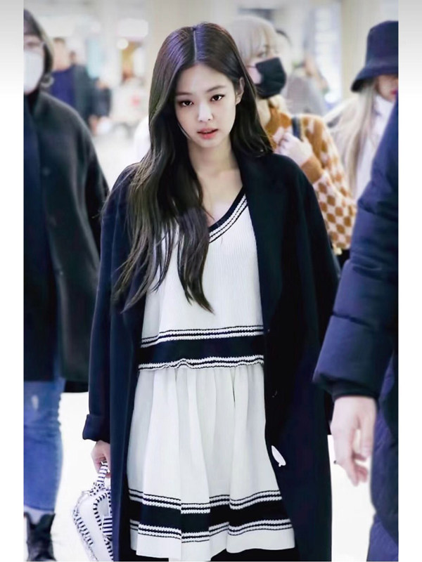 Spot, one and a half years of homework, Jin Jenny, beige ladies suit, knitted top, knitted skirt