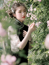 April Chronicle comb black and white lace fake two pieces