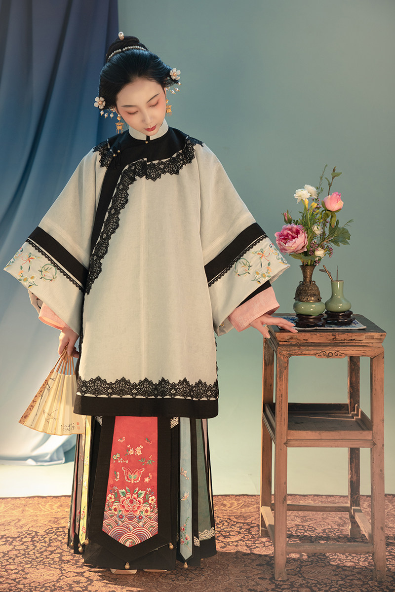 April Chronicle Qinghan Women's Clothing Antique Clothing Middle Ao Feng Tail Skirt Cover Code Spot