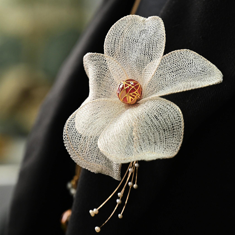 Zzxq Buyer's Store Designer Handmade Woven American Gold-Plated Magic Silk Camellia Brooch Light Luxury Niche Zzxq Buyer's Store Designer Handmade Woven American Gold-Plated Magic Silk Camellia Brooch Light Luxury Niche