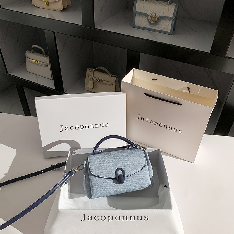 Genuine Leather Trendy Handbag for Women, Crossbody 2026 New Model, Light Luxury Niche High-End Feel, This Year's Popular Beautiful Bag