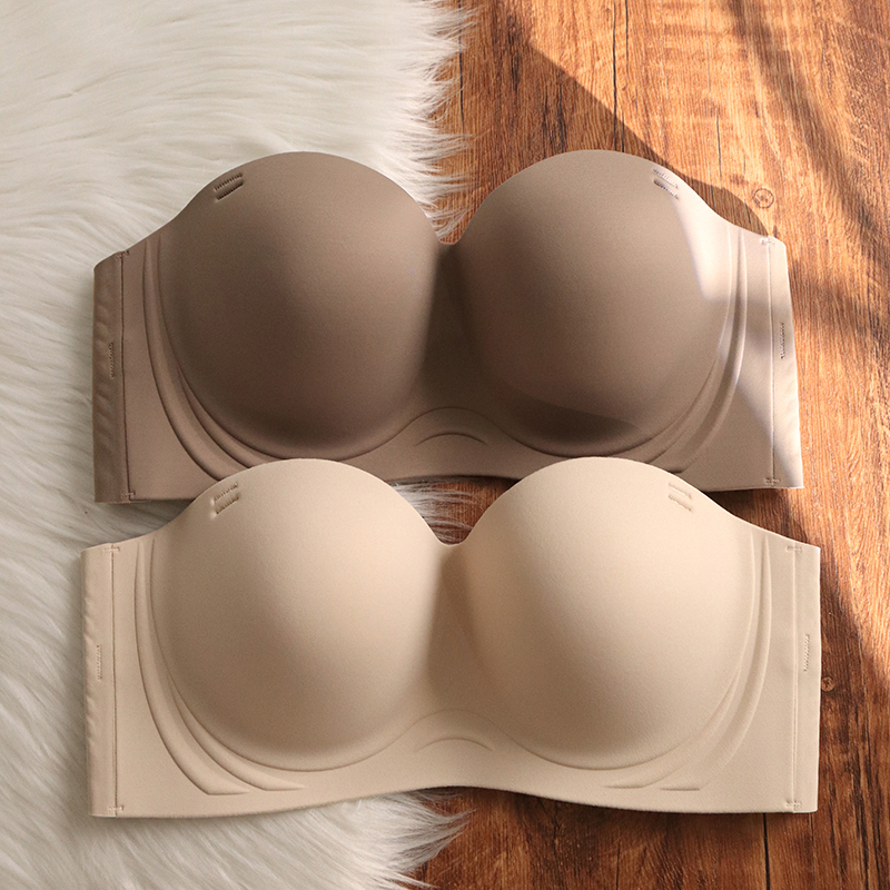 胸が小さく見える大きな女性のための薄型ストラップレスブラ、垂れを防ぐソフトスチールリング、ギャザーと滑り止め、胸を包み込むシームレスブラ