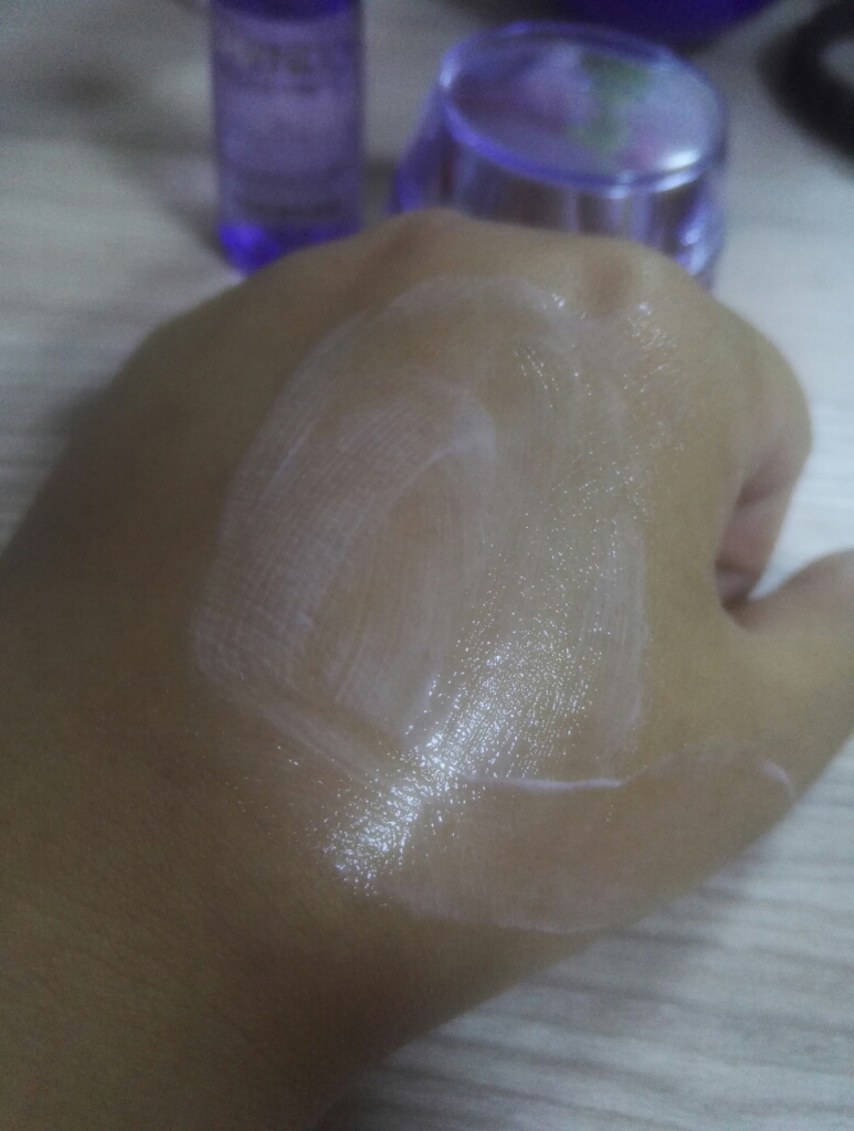 自然堂凝时鲜颜肌活修护眼霜