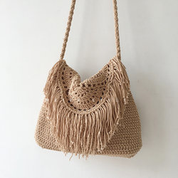 Mori style ວັນນະຄະດີ clamshell tassel ຖົງ ins ວັນພັກແບບ woven bag cotton crossbody bag fashion casual woolen bag