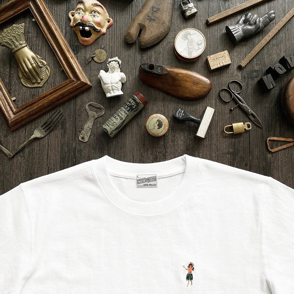 NVGS Hula-hula Girl Tee white minimalist antique Hawaiian embroidery pattern crewneck short sleeve tee