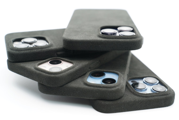 Alcantara Premium High Quality ALCANTARA MagSafe 15, 15 Plus, 15 Pro, 15 Pro Max iPhone Case