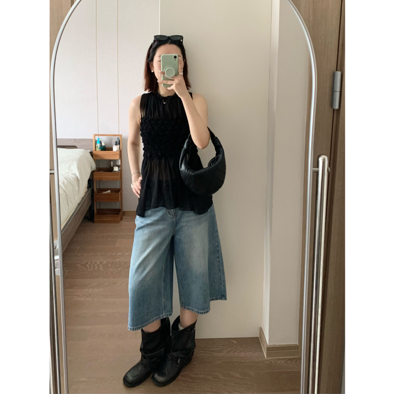 Limited Purchase to One Pair: Women's Denim Capri Pants, Summer High-Waisted, Slimming, Casual, Loose-Fitting Mid-Length Pants, Regular and Slightly Thin Limited Purchase to One Pair: Women's Denim Capri Pants, Summer High-Waisted, Slimming, Casual, Loose-Fitting Mid-Length Pants, Regular and Slightly Thin