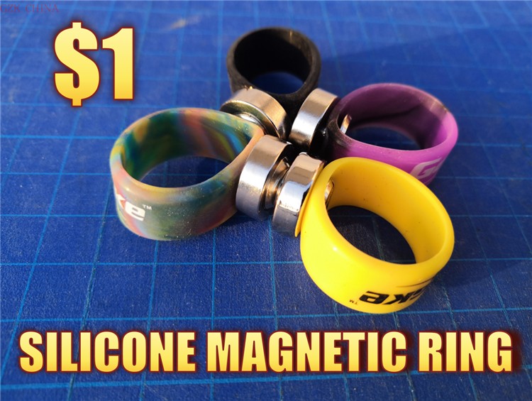 Silicone strong magnetic ring slingshot on the bullet suction steel ball bow passenger carrying bullet random color