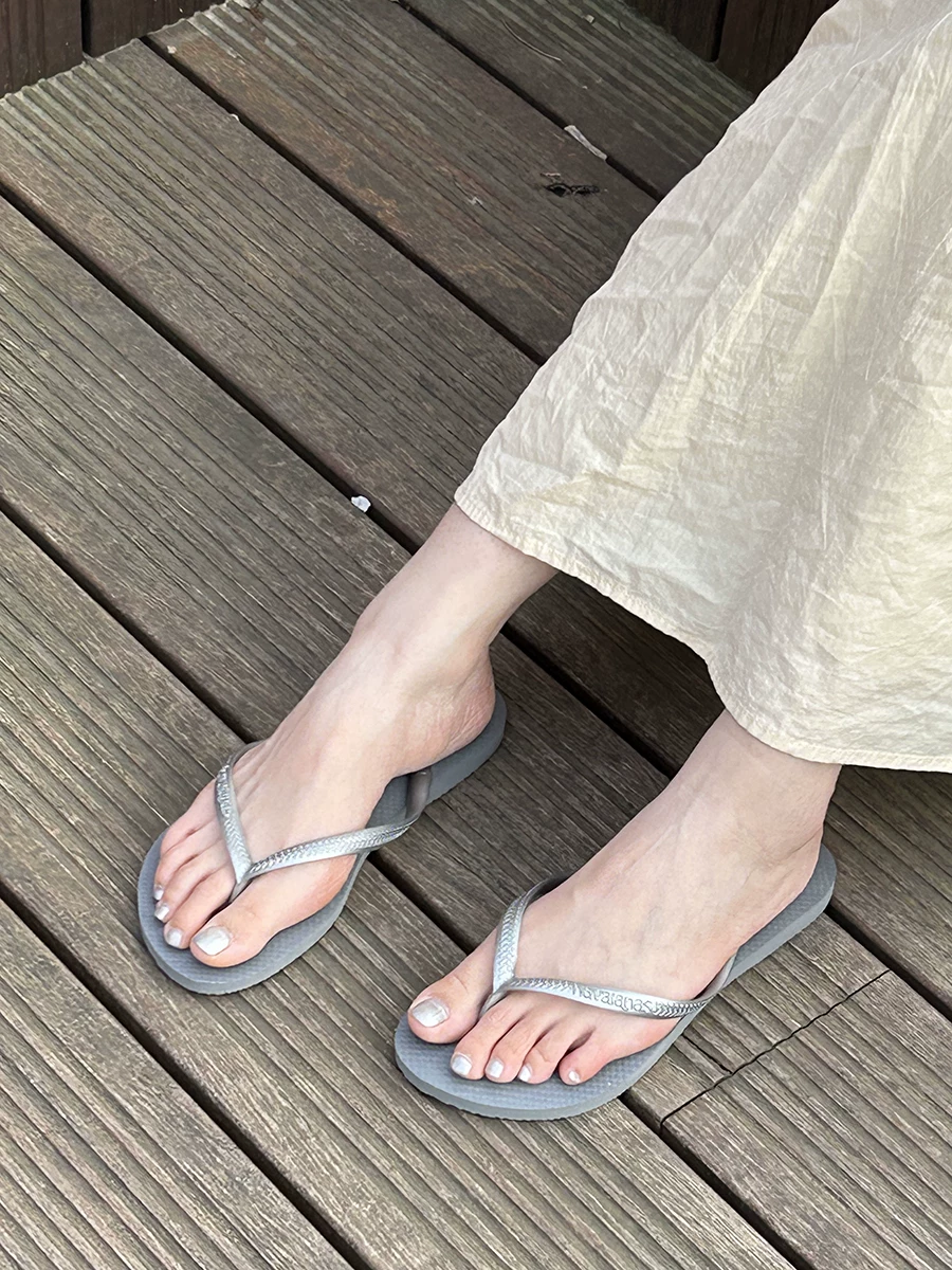 Шлепанцы Havaianas, нескользящие классические сланцы с тонким ремешком