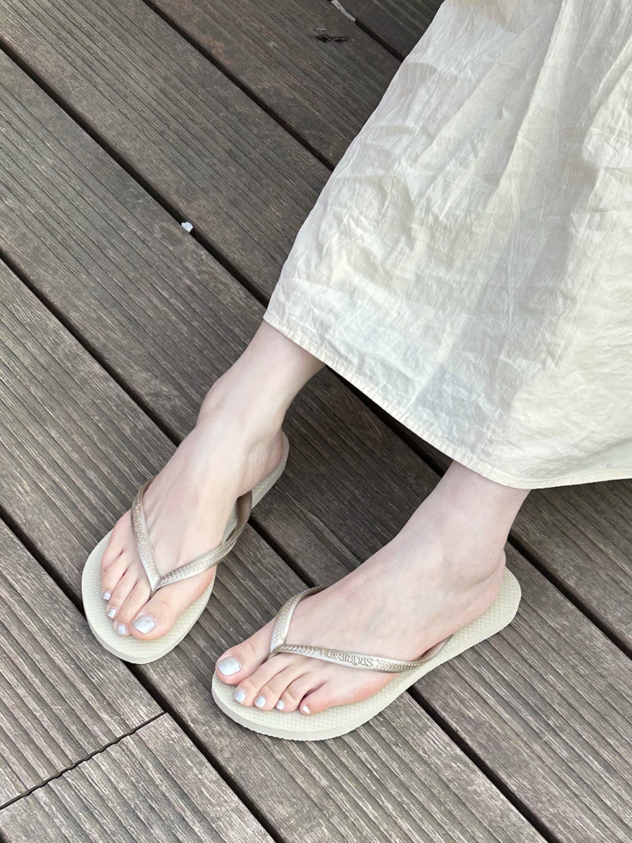 Шлепанцы Havaianas, нескользящие классические сланцы с тонким ремешком