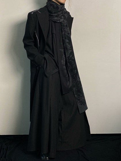 「凌鸦ILNya」往复_黑 新结构大衣 平驳领解构明线厚款秋冬风衣