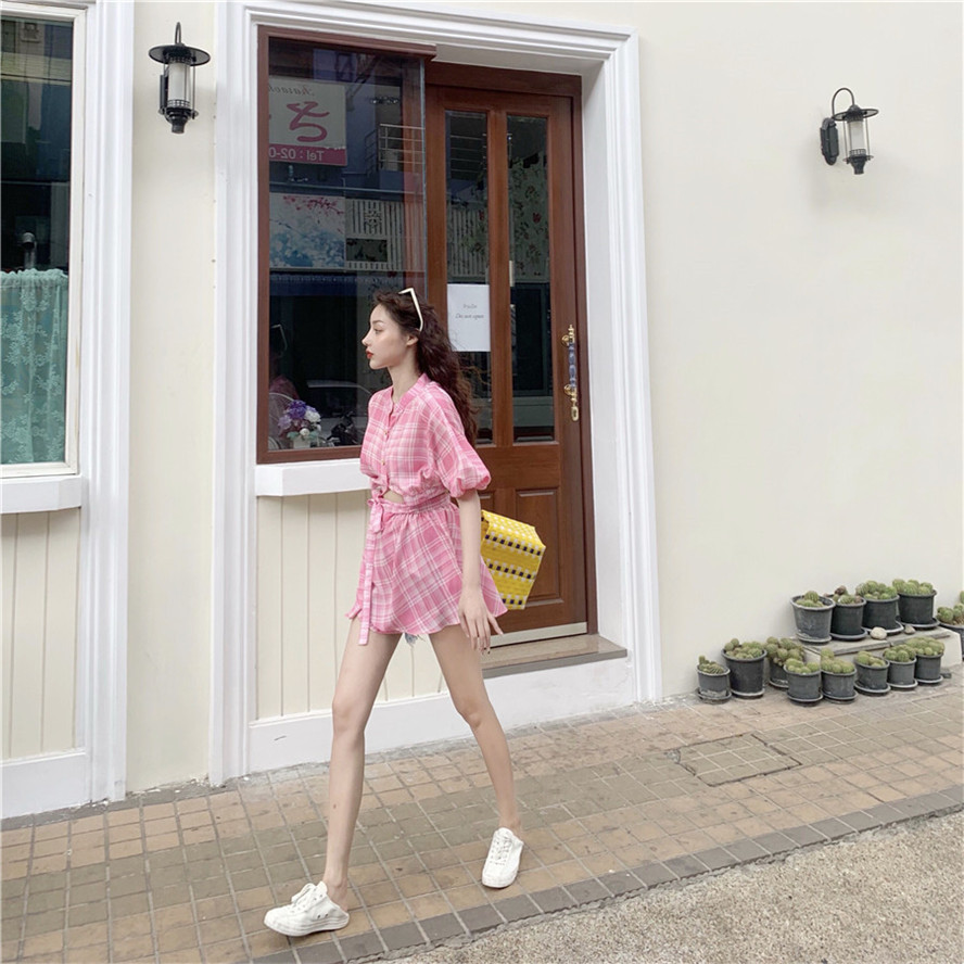 VK旗艦店 韓系格紋泡泡袖慵懶風露腰性感短袖洋裝