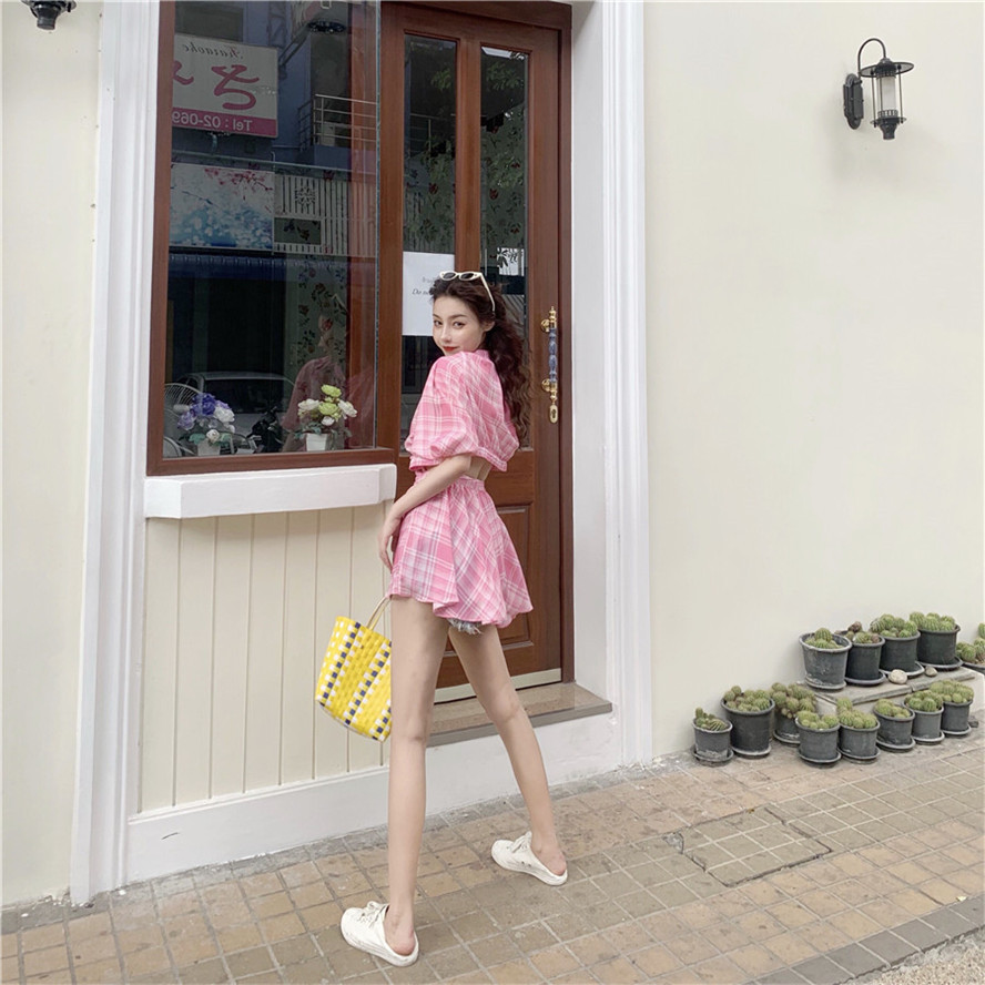 VK旗艦店 韓系格紋泡泡袖慵懶風露腰性感短袖洋裝