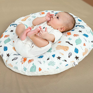 婴儿防吐奶斜坡垫喂奶神器枕头