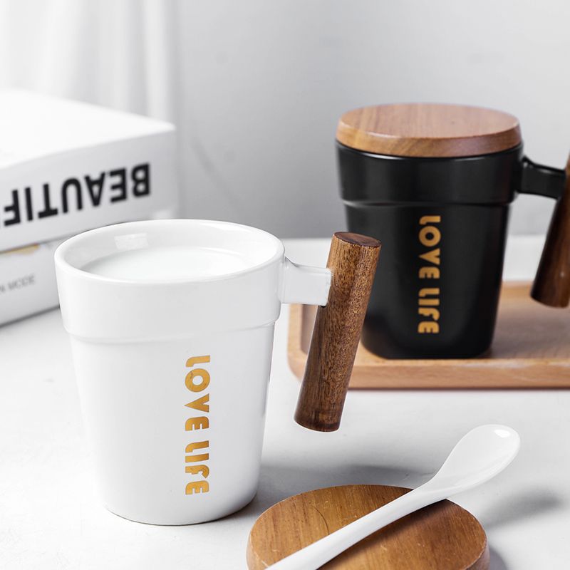 The Nordic idea with wooden handle, ceramic cup move trend male and female students home office mark cup with cover glass