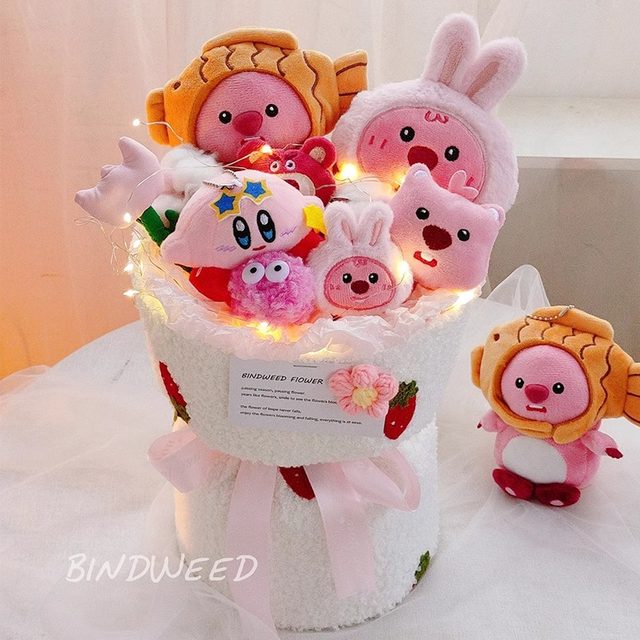 ກາຕູນ Creative Stitch Plush Strawberry Bear Doll Bouquet ຂອງຂວັນວັນເກີດທີ່ຫນ້າຮັກສໍາລັບຫມູ່ທີ່ດີທີ່ສຸດແລະບັນຍາກາດແຟນ