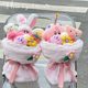 Strawberry Bear Bouquet ດາວ Kirby Cute Rabbit Doll Bouquet ສໍາເລັດຮູບສ້າງສັນຂອງຂວັນວັນພັກວັນເກີດ