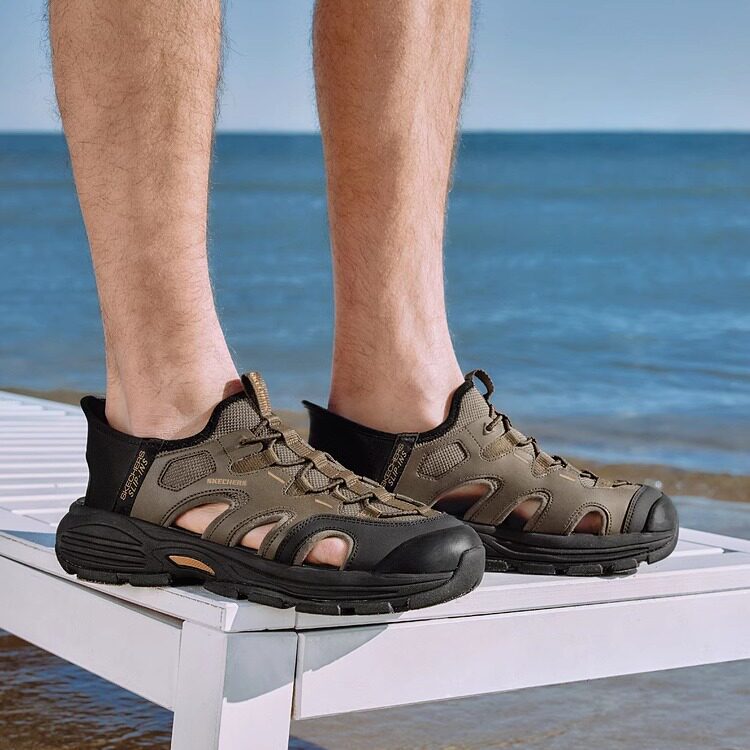 Skechers Summer Slip-On Shoes, Closed-Toe Sandals for Men, Outdoor Casual Versatile Soft-Soled Non-Slip Beach Shoes