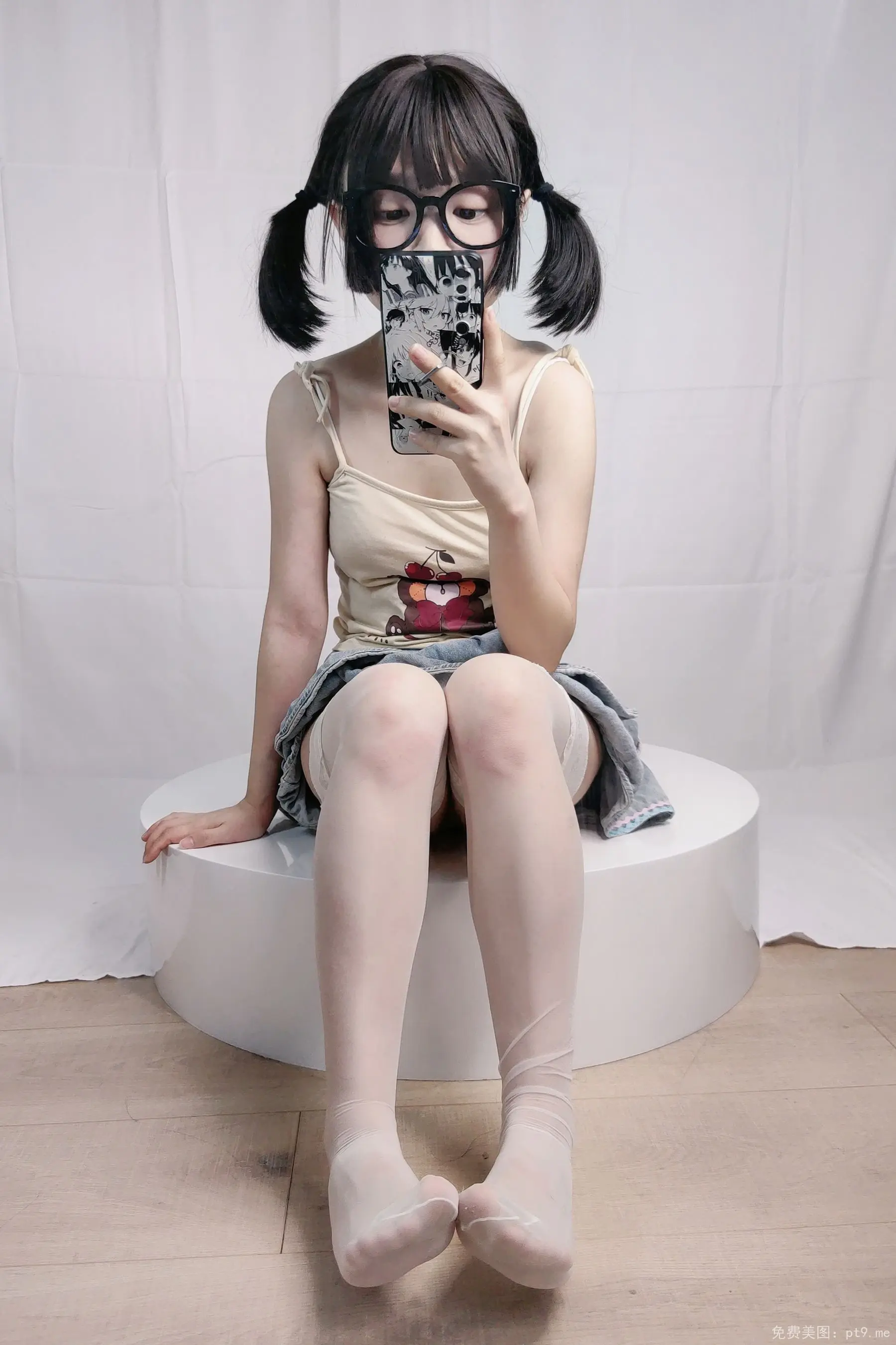 神沢永莉 – 绫蛋糕裙吊带袜汐-品图吧