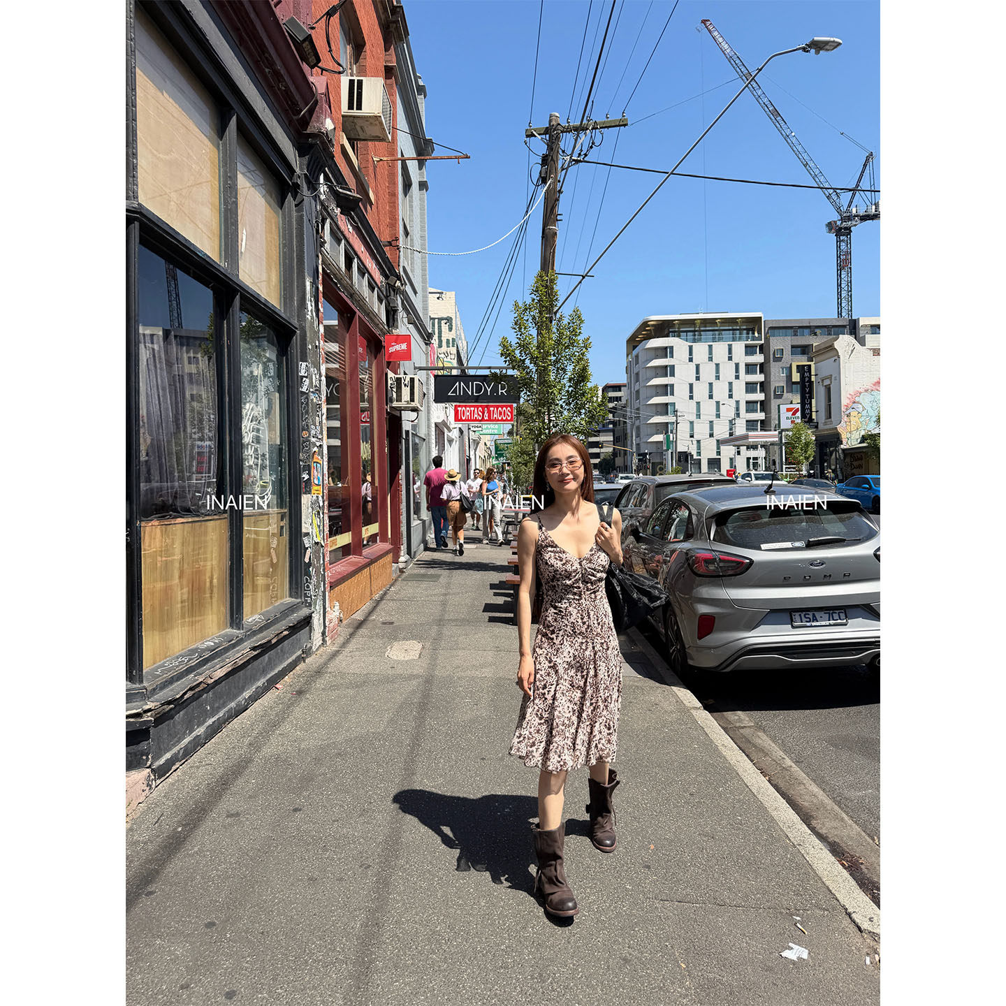 INAIEN笑笑家 винтажное леопардовое платье-сарафан с V-образным вырезом "重庆森林" весна 26