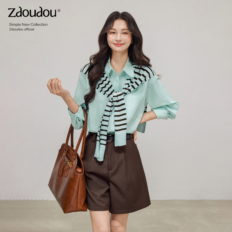 Zhang Doudou Mint Green French-Style Long-Sleeve Shirt for Women, 2026 New Autumn Striped Shawl Design, Elegant Top