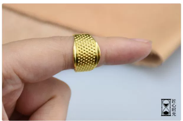khâu da tay chiếc nhẫn vàng Swallow thimble khâu đuôi Mặt tròn mũi kim công cụ khâu tay da - Công cụ & vật liệu may DIY chỉ may công nghiệp