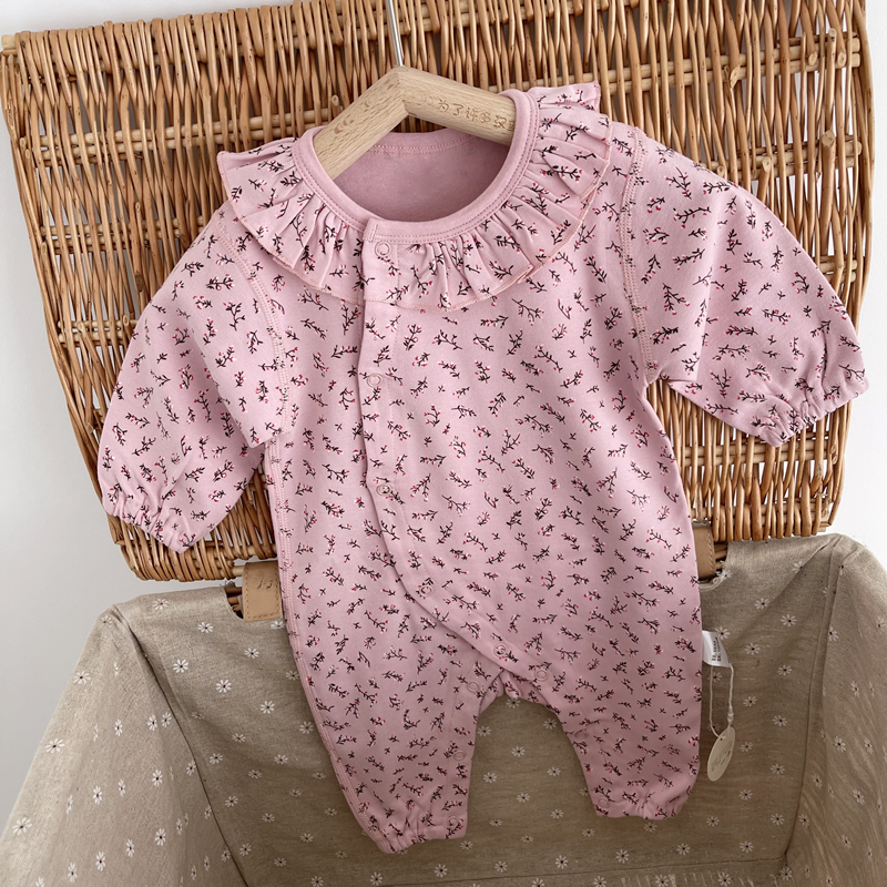 For many hamburgers newborn babies spring and autumn women treasure trot of flowers and clothes to wear khalaiko for a lovely full moon