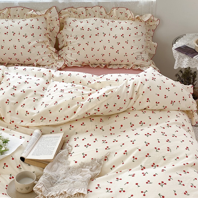 (rich mountain strawberry) full cotton double layer gauze four pieces of small cherry lotus leaf lace with quilt cover naked sleeping pure cotton linen