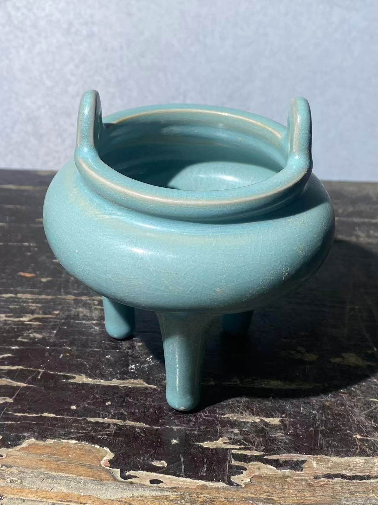 多寶屋】□宋時代 汝窯 天藍釉 描金加彩 山水紋 三足