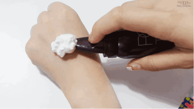 Hàn Quốc Nizhen Firming Pore Exfoliating Mousse Facial Scrub tẩy tế bào chết da mụn